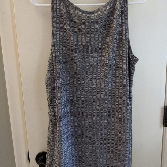 Top - Picture 2 of 4